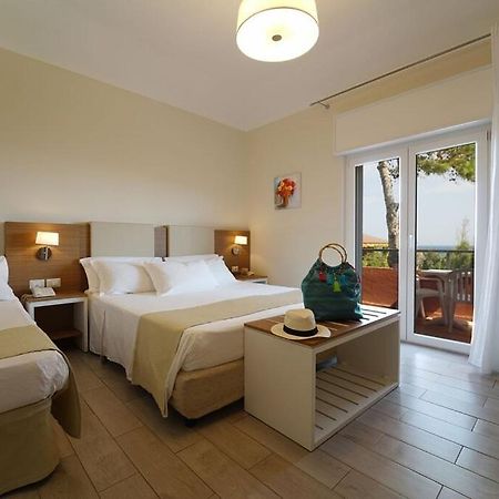 Hotel Villaggio Casarossa Crotone Exterior photo