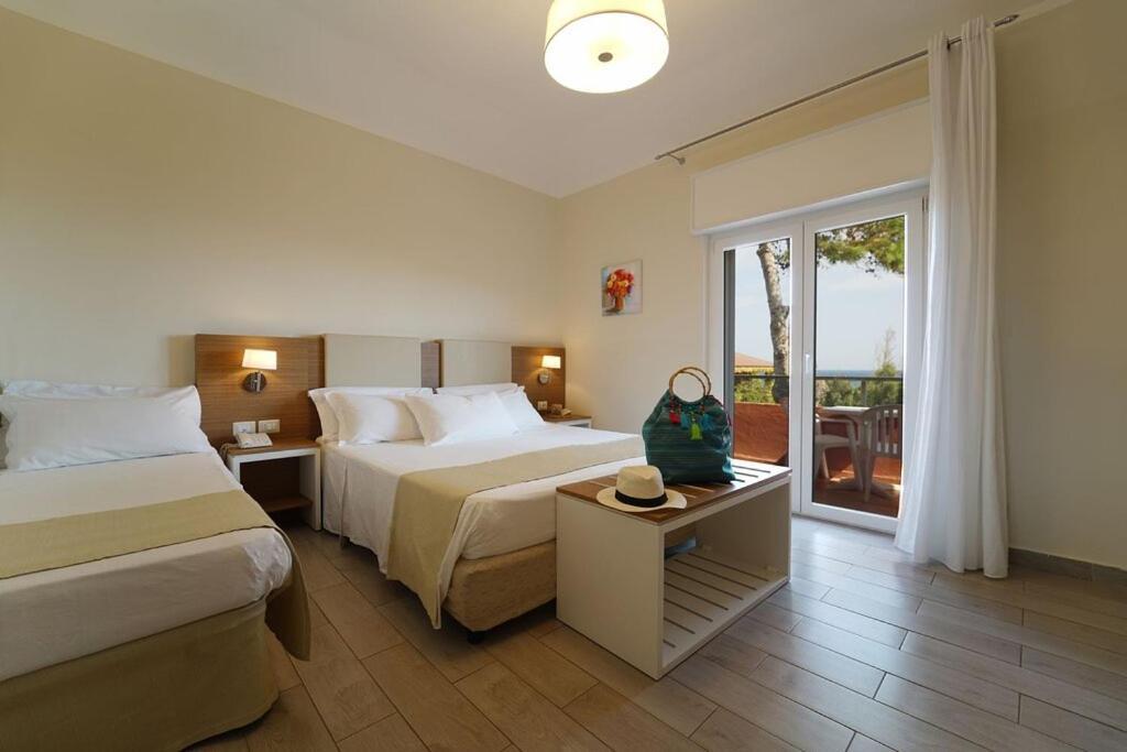Hotel Villaggio Casarossa Crotone Exterior photo